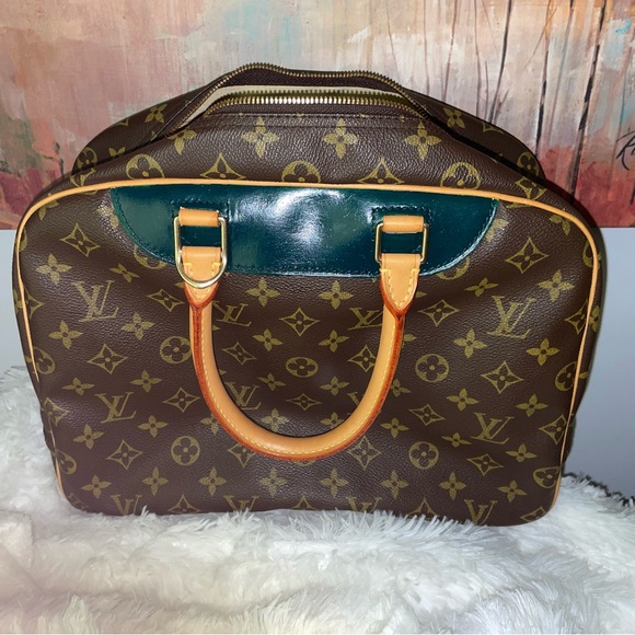 Louis Vuitton bag - Picture 1 of 11